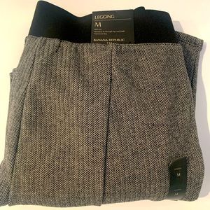 New Banana Republic fleece lined leggings with deep pockets